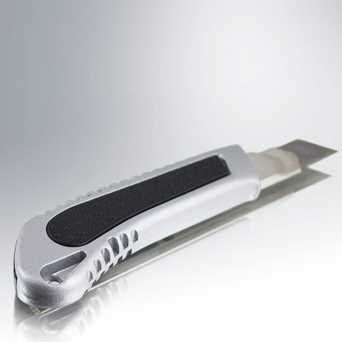 75szt. Nożyk Do Tapet 18mm Aluminiowy Łamane Ostrze